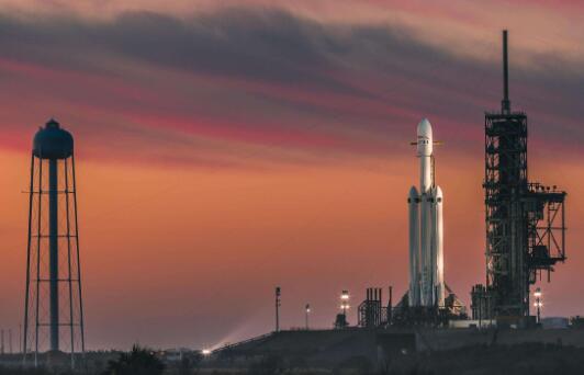 SpaceX完成第19次发射任务 用回收火箭送卫星进入太空5