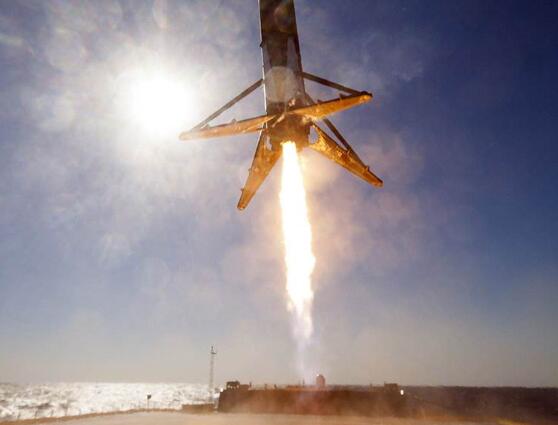 SpaceX打造卫星通信新项目 将送60多颗卫星进入太空2