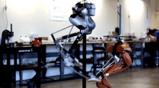 双足机器人可直立行走 专家称可用它来对抗Atlas3