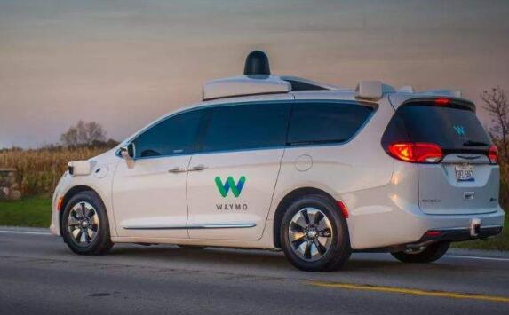 Waymo测试无人汽车的性能 将推出商业叫车等服务3