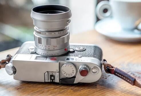 尼康与LV联名推出相机 负责人打算涉足中高端市场1