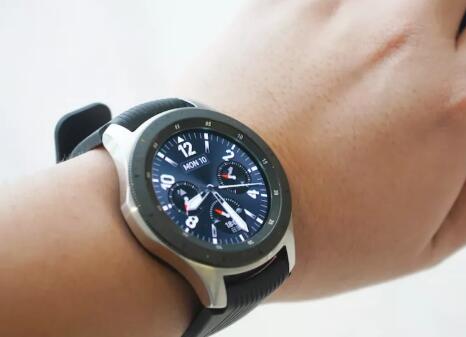 三星发布智能手表获关注 负责人称产品已正式发售4
