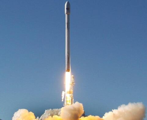 猎鹰9号已顺利进入太空 将通信卫星送入预定轨道1