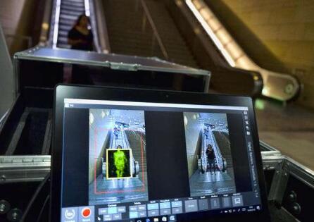扫描技术将应用到地铁站 不到两秒就能安检完一人