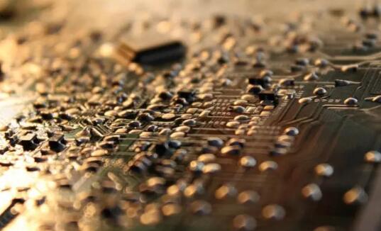 中国企业斥巨资购买设备 打破芯片技术封锁5