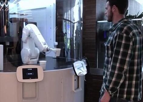 国外推出超级咖啡机器人 性能强大引人关注1