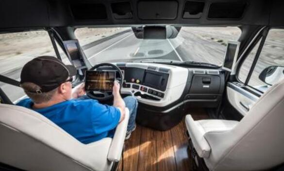 苹果拟将AR技术应用到无人驾驶系统 未来可“眼观六路”5