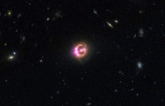 科学家观测到百亿光年外恒星 得益于引力透镜效应5