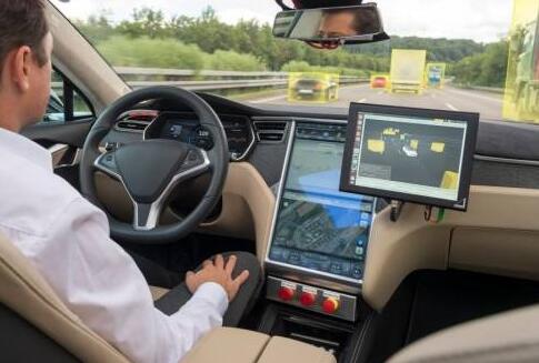 中国移动首测5G远程无人驾驶 可操控二十公里外车辆5