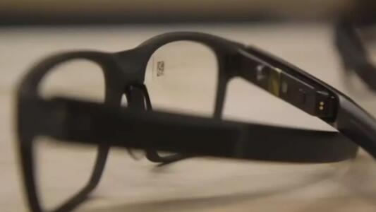 英特尔智能眼镜Vaunt将面世 炫酷功能引发关注3