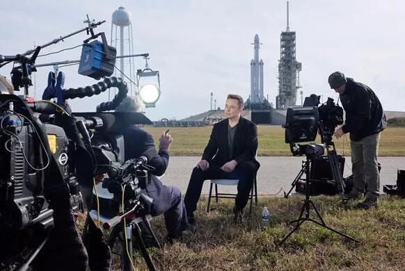 划时代意义SpaceX重型猎鹰首飞成功马斯克实现七年前诺言