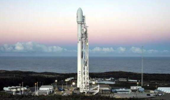 划时代意义SpaceX重型猎鹰首飞成功马斯克实现七年前诺言10