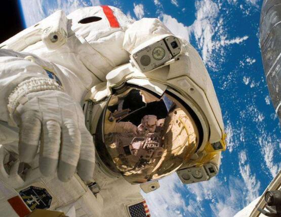 宇航员太空生存引关注 或将排泄物变食用物质5