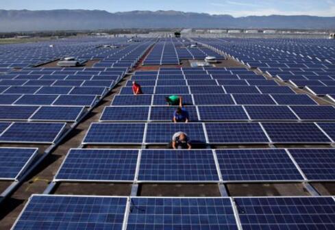 美国太阳能行业工作岗位增多 化石燃料行业生存道路狭隘2